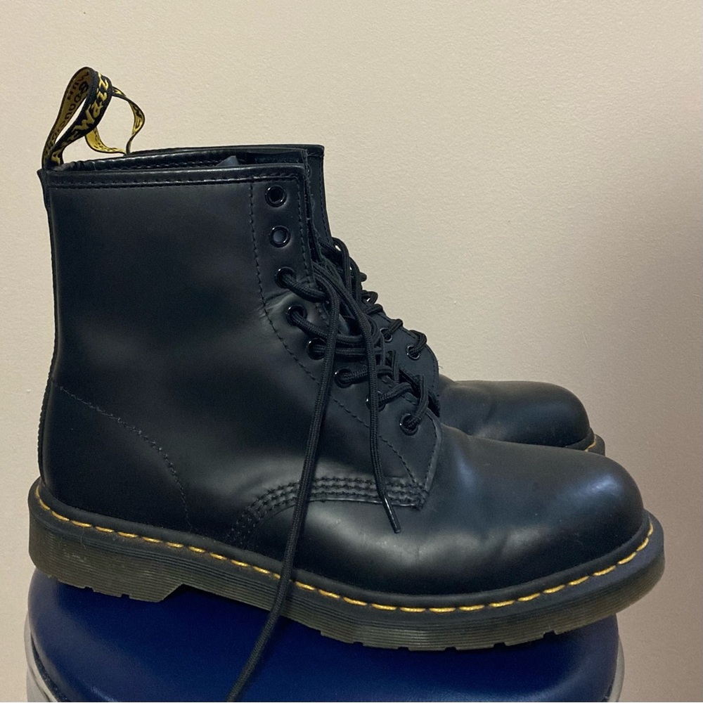 Dr. Martens Black Smooth Leather Boots - Picture 4 of 4